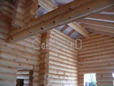 Как и чем обрабатывать швы в деревянном доме?